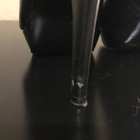 Corset backed black platform BCBG heels - Picture 5 of 6